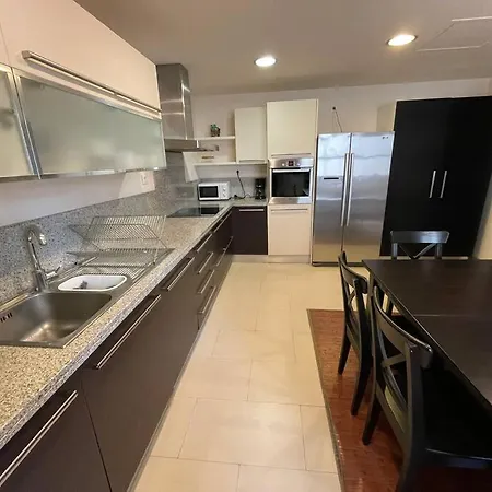 Amazing Views Penthouse 5 Beds* 4Br Benahavis 贝纳阿维斯